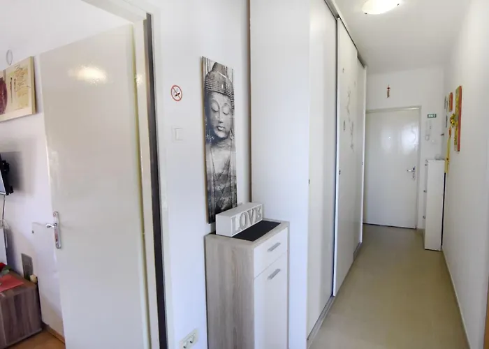 Martina B4 By Interhome * 우마그