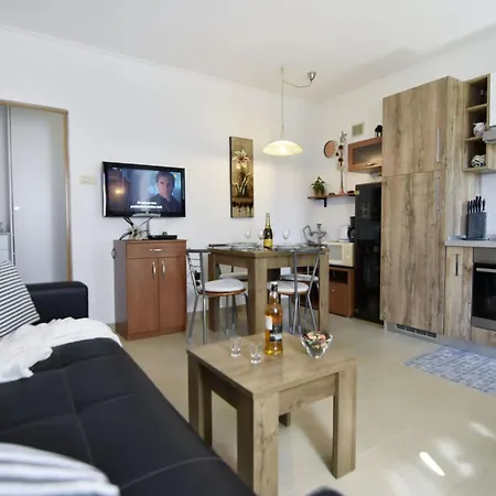 Martina B4 By Interhome Apartmán